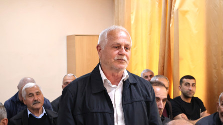 Göyçay Rayon İcra Hakimiyyətinin başçısı Orxan Mürsəlov Birinci Ərəbəcbirli kənd sakinləri ilə səyyar qəbul keçirib