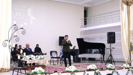 Rayon İcra Hakimiyyətinin başçısı Orxan Mürsəlov Göyçay Musiqi Məktəbinin müəllimi, ustad tarzən Məzahir Abbasovun "Ömür payım və sənət dünyam” adlı yubiley gecəsi tədbirində iştirak edib