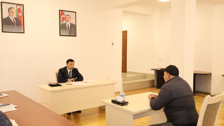 Göyçay Rayon İcra Hakimiyyətinin başçısı Orxan Mürsəlov növbəti vətəndaş qəbulu keçirib.
