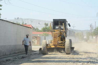 Göyçay şəhərində Ənvər Məmmədəxanlı küçəsinin abadlaşdırılması işlərinə başlanılıb