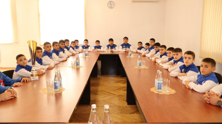 Göyçay Rayon İcra Hakimiyyətinin başçısı Orxan Mürsəlov Türkiyə və İtaliyada keçirilən beynəlxalq yarışlarda yüksək nəticələr əldə edən rayon idmançıları ilə görüşüb
