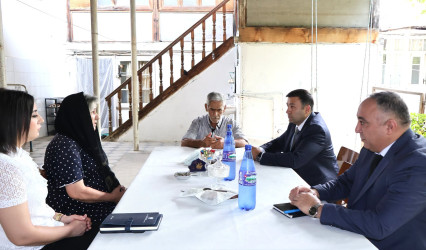 Rayon İcra Hakimiyyətinin başçısı Orxan Mürsəlov Birinci Qarabağ müharibəsinin şəhidi Elnur Zeynalovun valideynlərini ziyarət edib