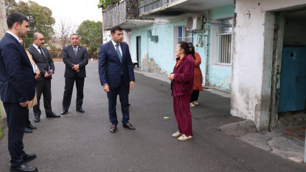 Rayon İcra Hakimiyyətinin başçısı Orxan Mürsəlov Göyçay Dövlət İdarəetmə və Texnologiya Kollecinin qəzalı vəziyyətdə olan yataqxana binasına baxış keçirib.