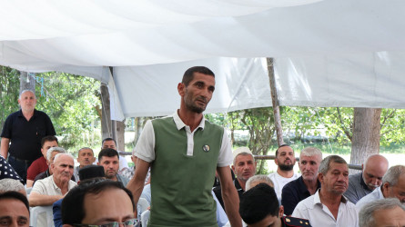 Göyçay Rayon İcra Hakimiyyətinin başçısı Orxan Mürsəlov Yeniarx kəndində səyyar qəbul keçirib