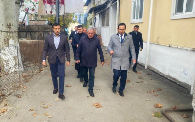 Rayon İcra Hakimiyyətinin başçısı Orxan Mürsəlov çoxmənzilli binalara baxış keçirib