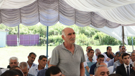 Göyçay Rayon İcra Hakimiyyətinin başçısı Orxan Mürsəlov Yalman kəndində səyyar qəbul keçirib