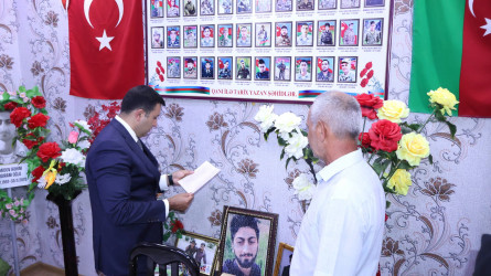 Rayon İcra Hakimiyyətinin başçısı Orxan Mürsəlov şəhid Rəhim Həmidovun atası Ehdiram Həmidovu 65 illik yubileyi münasibətilə təbrik edib