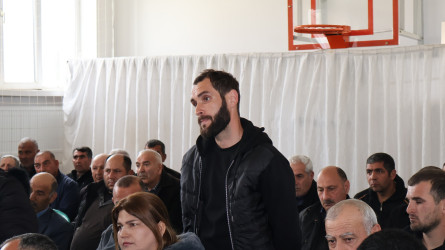 Rayon İcra Hakimiyyətinin başçısı Orxan Mürsəlov Şəkili kənd sakinləri ilə səyyar qəbul keçirib