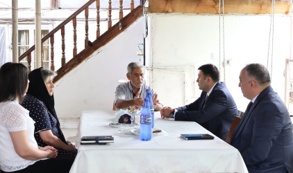 Rayon İcra Hakimiyyətinin başçısı Orxan Mürsəlov Birinci Qarabağ müharibəsinin şəhidi Elnur Zeynalovun valideynlərini ziyarət edib