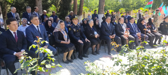 Vətən müharibəsi şəhidlərinin ailə üzvlərinə medallar təqdim edildi