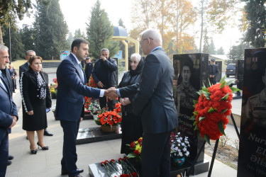 Göyçay Rayon İcra Hakimiyyətinin başçısı torpaqlarımızın azadlığı uğrunda canından keçən qəhrəman Vətən oğullarının əziz xatirəsini yad edib