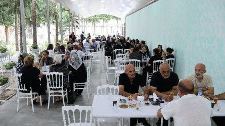 Göyçay Rayon İcra Hakimiyyətinin başçısı Orxan Mürsəlov Vətən müharibəsi şəhidi polkovnik-leytenant Vidadi Xəlilovun ad günündə onun ailəsi, şəhid ailələrinin üzvləri və ictimaiyyət nümayəndələri ilə birlikdə məzarını ziyarət edib