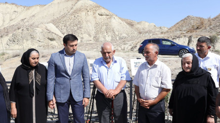 Rayon İcra Hakimiyyətinin başçısı Orxan Mürsəlov əsaslı təmirdən sonra şəhid məzarlarına baxış keçirib