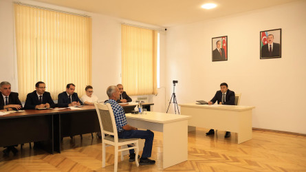 Göyçay Rayon İcra Hakimiyyətinin başçısı Orxan Mürsəlov rayonun idarə, müəssisə və təşkilat rəhbərlərinin iştirakı ilə növbəti vətəndaş qəbulu keçirib