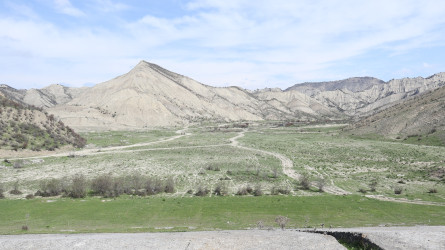 Göyçay Rayon İcra Hakimiyyətinin başçısı Orxan Mürsəlov sel və daşqın təhlükəsinin qarşısının alınması məqsədilə qabaqlayıcı tədbirlər görülən işlərə baxış keçirib