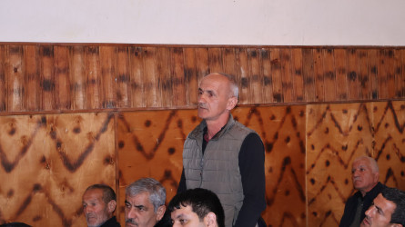 Rayon İcra Hakimiyyətinin başçısı Orxan Mürsəlov Mallı Şıxlı kənd sakinləri ilə səyyar qəbul keçirib