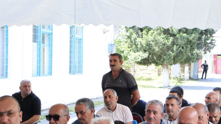 Göyçay Rayon İcra Hakimiyyətinin başçısı Orxan Mürsəlov rayonun Çayarxı kəndində səyyar qəbul keçirib