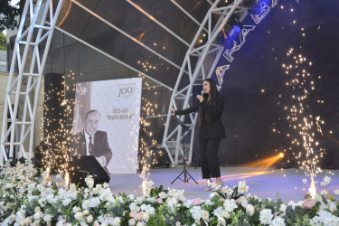 Azərbaycan xalqının Ümummilli Lideri Heydər Əliyevin 100 illik yubileyi münasibətilə Göyçay şəhər mərkəzində konsert proqramı təşkil edilib