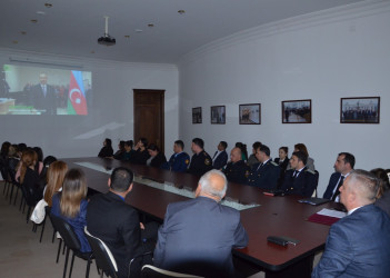 Azərbaycan Respublikasının Konstitusiya günü ərəfəsində “Hüquqi dövlət quruculuğunda Heydər Əliyev irsi” mövzusunda dəyirmi masa təşkil edilmişdir