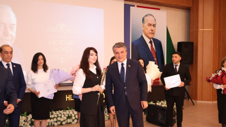 Göyçayda Müstəqil Azərbaycan dövlətinin qurucusu, görkəmli siyasi və dövlət xadimi, xalqımızın Ümummilli Lideri Heydər Əliyevin anadan olmasının 103-cü ildönümü qeyd olunub
