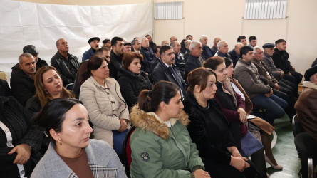 Rayon İcra Hakimiyyətinin başçısı Orxan Mürsəlov Şəhadət kənd sakinləri ilə səyyar qəbul keçirib