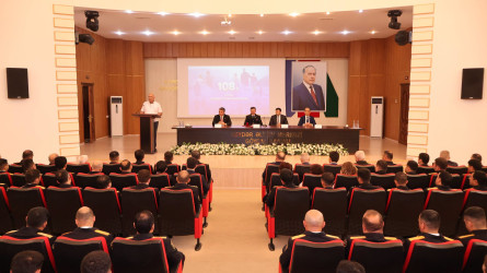 2 İyul – Azərbaycan Polisi Günü münasibətilə Rayon İcra Hakimiyyətinin başçısı Orxan Mürsəlov, Milli Məclisin deputatları Sabir Hacıyev, Məzahir Əfəndiyev, rayonun hüquq mühafizə orqanlarının rəhbərləri ilə birlikdə Ulu Öndər Heydər Əliyevin abidəsini ziyarət edib, dahi şəxsiyyətin əziz xatirəsi ehtiramla yad olunub