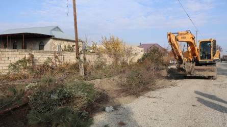 Göyçay Rayon İcra Hakimiyyətinin başçısı Orxan Mürsəlov Ənvər Məmmədəxanlı küçəsində aparılan abadlıq işləri ilə bağlı yenidən ərazidə olub