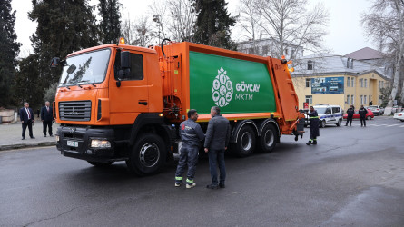 Rayon İcra Hakimiyyətinin başçısı Orxan Mürsəlov Şəhər Təsərrüfatı Birliyi üçün alınmış nəqliyyat vasitələrinə və avadanlıqlara baxış keçirib
