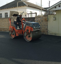 Göyçay şəhərində Zakir Nəcəfov küçəsinə yeni asfalt örtüyü çəkilib