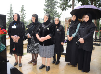 Vətən müharibəsi şəhidi Elşən Nuruzadənin üçüncü ildönümü Şəhidlər Xiyabanında məzarı önündə qeyd olundu