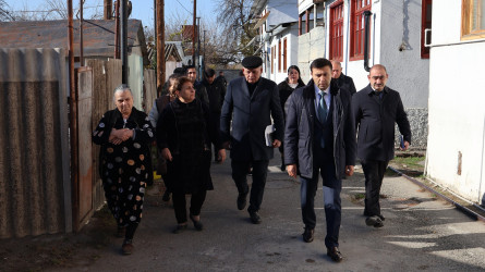 Rayon İcra Hakimiyyətinin başçısı Orxan Mürsəlov sakinlərin müraciətləri ilə əlaqədar çoxmənzilli binalara baxış keçirib, müvafiq tapşırıqlar verib.