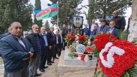 44 günlük Vətən müharibəsi şəhidlərinin beşinci ildönümü məzarları önündə qeyd olunub