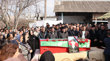 Birinci Qarabağ müharibəsində itkin düşmüş şəhid Babayev Vüqar Səlim oğlu Göyçay şəhər Şəhidlər Xiyabanında dəfn edilib