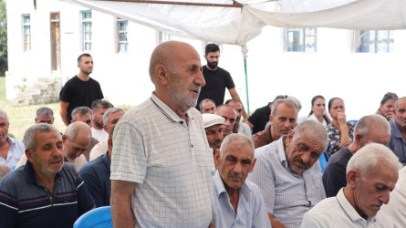 Göyçay Rayon İcra Hakimiyyətinin başçısı Aşağı Qaraməryəm kəndində səyyar qəbul keçirib