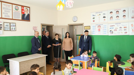 Rayon İcra Hakimiyyətinin başçısı Orxan Mürsəlov Qarabaqqal kənd uşaq bağçasında olub