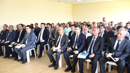 Göyçay Rayon İcra Hakimiyyətinin başçısı Orxan Mürsəlov Qarayazı kənd sakinləri ilə səyyar qəbul keçirib