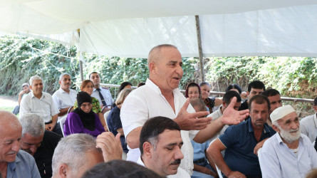 Göyçay Rayon İcra Hakimiyyətinin başçısı Orxan Mürsəlov Ərəbşahverdi kəndində səyyar qəbul keçirib.