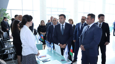 Göyçay Rayon İcra Hakimiyyətinin başçısı Orxan Mürsəlov işsiz və işaxtaran şəxslər üçün keçirilən əmək yarmarkasında iştirak edib