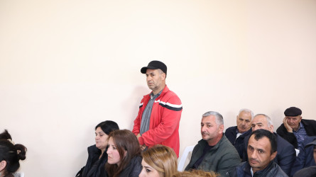 Göyçay Rayon İcra Hakimiyyətinin başçısı Orxan Mürsəlov Qaraməryəm kənd sakinləri ilə səyyar qəbul keçirib