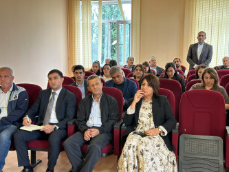 Milli Məclisin deputatı və bələdiyyə sədri Ulaşlı Şıxlı kəndində sakinlərlə görüş keçirib