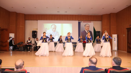 Göyçayda Müstəqil Azərbaycan dövlətinin qurucusu, görkəmli siyasi və dövlət xadimi, xalqımızın Ümummilli Lideri Heydər Əliyevin anadan olmasının 103-cü ildönümü qeyd olunub