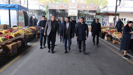 Rayon İcra Hakimiyyətinin başçısı Orxan Mürsəlov kənd təsərrüfatı məhsullarının satış bazarında olub.