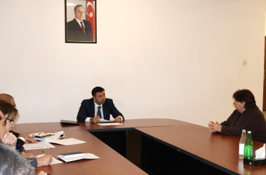 Rayon İcra Hakimiyyətinin başçısı Orxan Mürsəlov rayonun idarə, müəssisə və təşkilat rəhbərlərinin iştirakı ilə növbəti vətəndaş qəbulu keçirib