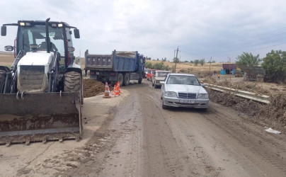 Ötən gün sel sularının Bakı-Şamaxı-Yevlax avtomobil yolunun rayonun Qaraməryəm kəndinin ərazisindən keçən hissəsində ziyan vurduğu piyada və avtomobil körpüsündə hərəkət tam bərpa edilib