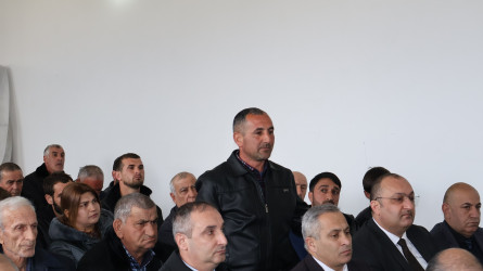 Rayon İcra Hakimiyyətinin başçısı Orxan Mürsəlov Şəkili kənd sakinləri ilə səyyar qəbul keçirib