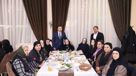 Rayon İcra Hakimiyyətinin başçısı şəhid ailələri ilə birlikdə iftar süfrəsində iştirak edib