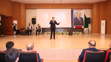 Göyçayda Müstəqil Azərbaycan dövlətinin qurucusu, görkəmli siyasi və dövlət xadimi, xalqımızın Ümummilli Lideri Heydər Əliyevin anadan olmasının 103-cü ildönümü qeyd olunub