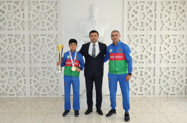 Göyçay Rayon İcra Hakimiyyətinin başçısı Orxan Mürsəlov Türkiyə və İtaliyada keçirilən beynəlxalq yarışlarda yüksək nəticələr əldə edən rayon idmançıları ilə görüşüb