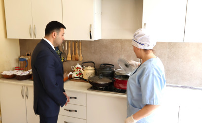 Rayon İcra Hakimiyyətinin başçısı Orxan Mürsəlov Qarabaqqal kənd uşaq bağçasında olub