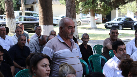 Göyçay Rayon İcra Hakimiyyətinin başçısı Orxan Mürsəlov Kürdəmiş kəndində səyyar qəbul keçirib